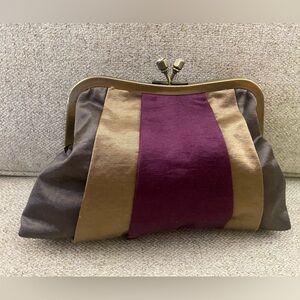 Sold FB Marketplace! VTG Bath & Body Works Kiss Lock Clutch | Satin Bag